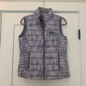 Patagonia down vest NWT size S